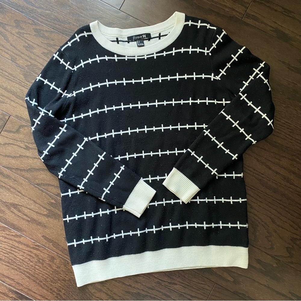 Forever 21 Black and White Striped Sweater